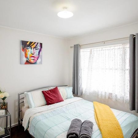 Budget Friendly Rooms Near The Airport Окленд Екстер'єр фото
