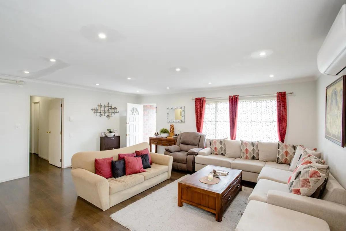 Budget Friendly Rooms Near The Airport Окленд Екстер'єр фото